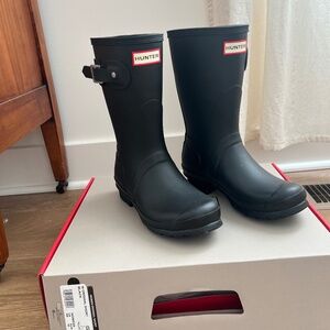 Hunter rain boots (short) size 5